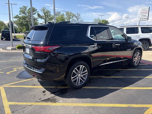 Used 2023 Chevrolet Traverse High Country AWD/4WD image 6