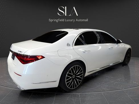 Used 2022 Mercedes-Benz S 580 4MATIC Sedan image 3