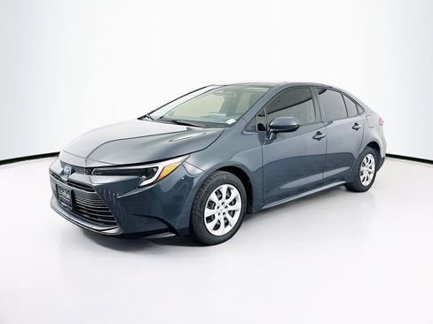Used 2023 Toyota Corolla LE w/ Carpet Mat Package (TMS) FWD image 3
