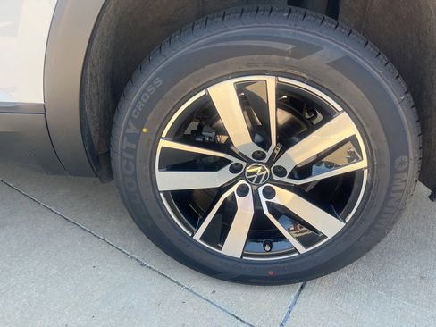 Used 2023 Volkswagen Atlas SE image 19