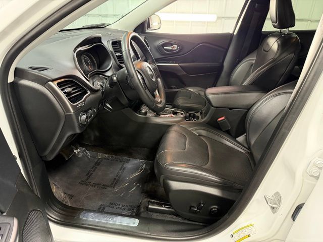 Used 2019 Jeep Cherokee Limited AWD/4WD image 11
