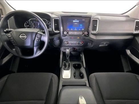 Used 2022 Nissan Frontier SV w/ Technology Package RWD image 18