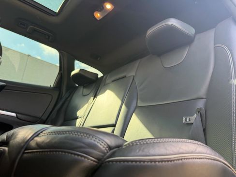 Used 2016 Volvo XC60 T6 R-Design Platinum image 9