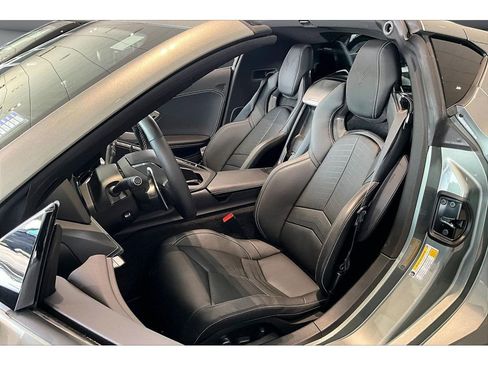 Used 2024 Chevrolet Corvette Stingray Preferred Cpe w/ Body-Color Dual Roof Package RWD image 26
