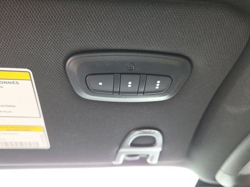 Used 2023 Jeep Compass Latitude w/ Convenience Group AWD/4WD image 16