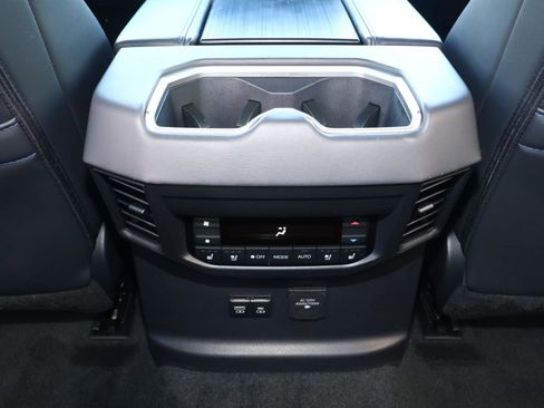 Used 2024 Toyota Sequoia Platinum image 13