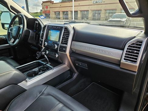 Used 2017 Ford F350 Platinum w/ Platinum Ultimate Package AWD/4WD image 24