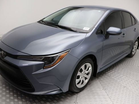 Certified 2025 Toyota Corolla LE image 2