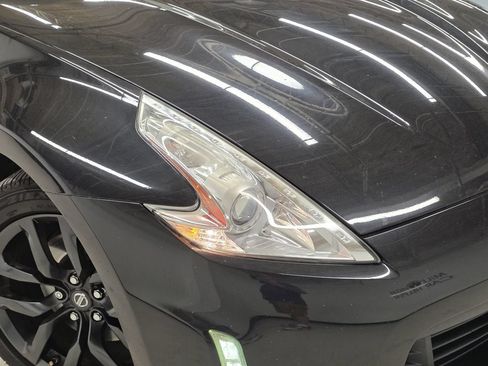 Used 2017 Nissan 370Z Coupe RWD image 39
