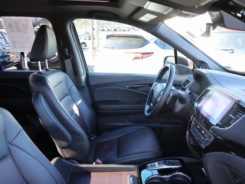 Certified 2021 Honda Ridgeline Black Edition image 8
