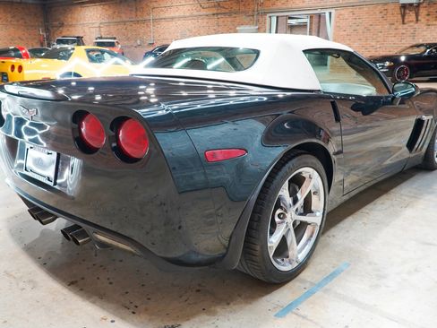 Used 2011 Chevrolet Corvette Grand Sport w/ Preferred Equipment Group RWD image 16