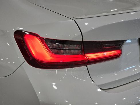 Used 2024 BMW 330i Sedan w/ M Sport Package image 30