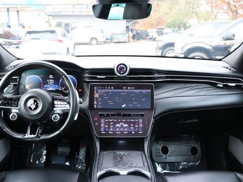 Used 2023 Maserati Grecale GT image 16