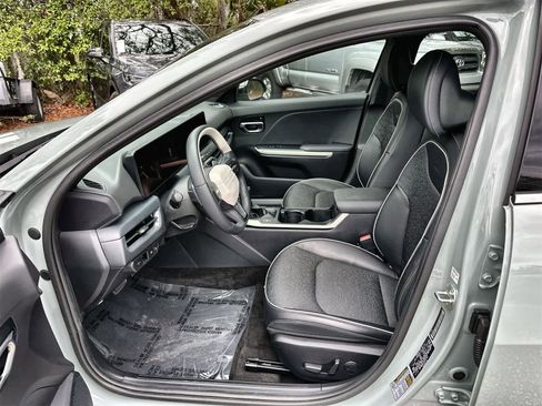 Used 2025 Kia K4 GT-Line image 2