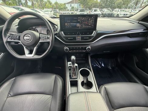 Certified 2024 Nissan Altima 2.5 SR w/ SR Premium Package FWD image 14