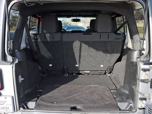 Used 2016 Jeep Wrangler Unlimited Sport image 32