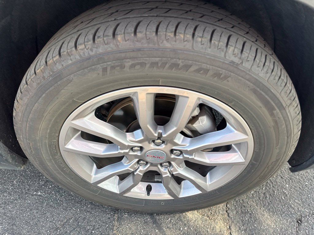 Used 2024 GMC Terrain SLT AWD/4WD image 7