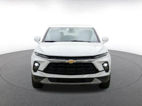 Used 2026 Chevrolet Blazer LT FWD image 2