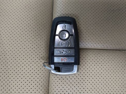 Used 2018 Ford F150 Lariat w/ Equipment Group 502A Luxury AWD/4WD image 32