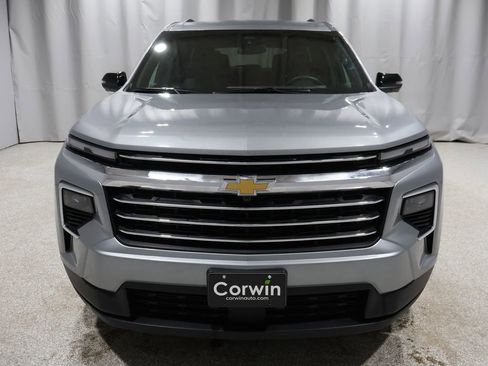 Used 2024 Chevrolet Traverse LT image 7