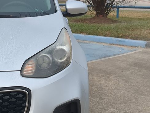 Used 2017 Kia Sportage LX image 10