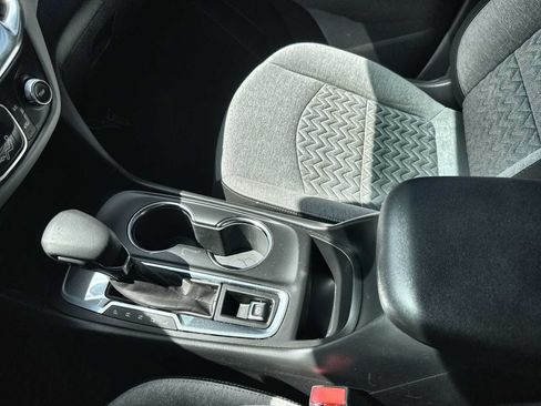Used 2022 Chevrolet Equinox LS FWD image 22