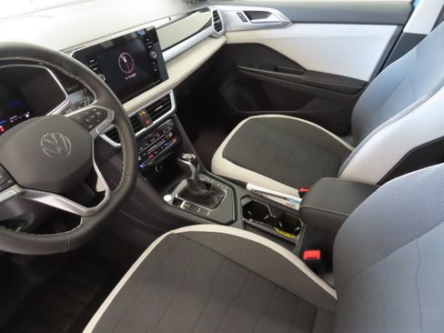 New 2026 Volkswagen Taos SE FWD image 21