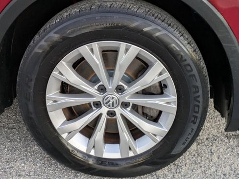 Used 2018 Volkswagen Tiguan SE image 11