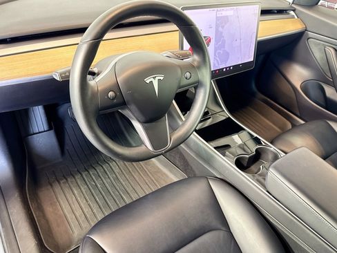 Used 2019 Tesla Model 3 Standard Range Plus image 9