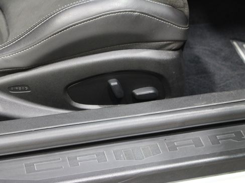 Used 2020 Chevrolet Camaro SS RWD image 26