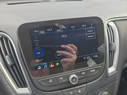 Used 2024 Chevrolet Malibu LS image 22