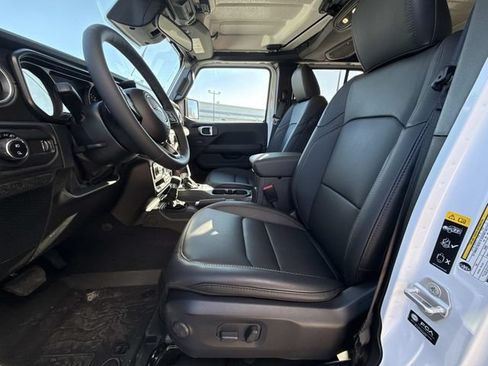New 2026 Jeep Gladiator Sport AWD/4WD image 8