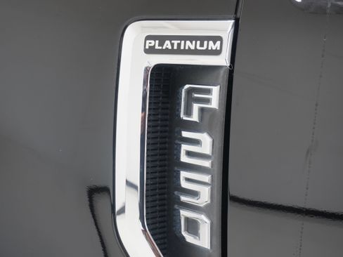 Used 2017 Ford F250 Platinum w/ FX4 Off-Road Package AWD/4WD image 7