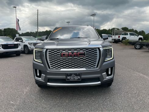 Used 2021 GMC Yukon Denali w/ Denali Premium Package AWD/4WD image 2