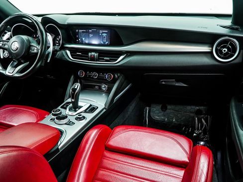 Used 2023 Alfa Romeo Stelvio Veloce image 17