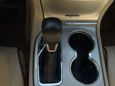 Used 2016 Jeep Grand Cherokee Overland w/ Advanced Technology Group AWD/4WD image 13