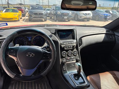 Used 2013 Hyundai Genesis 3.8 RWD image 8