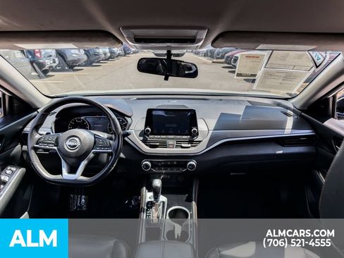 Used 2024 Nissan Altima 2.5 SR FWD image 18