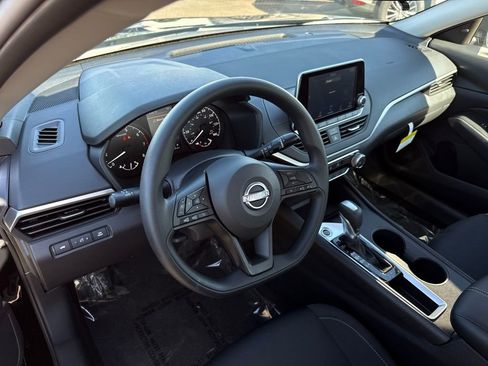 Certified 2025 Nissan Altima 2.5 S FWD image 16
