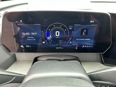 Used 2025 Chevrolet Traverse LT w/ Sun and Wheel Package image 11