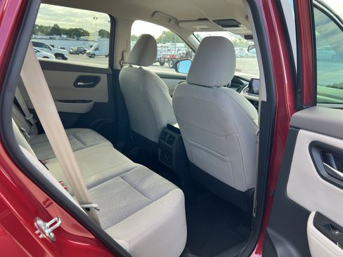 Used 2025 Nissan Rogue SV AWD/4WD image 9