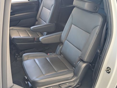 Used 2021 Chevrolet Suburban Z71 image 19