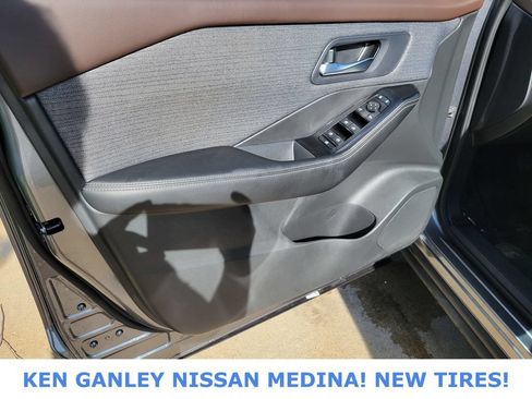 Used 2023 Nissan Rogue SV AWD/4WD image 38
