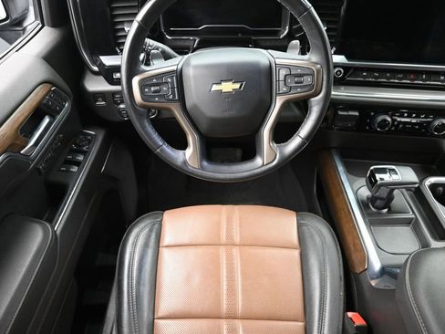 Used 2023 Chevrolet Silverado 1500 High Country w/ High Country Premium Package AWD/4WD image 14