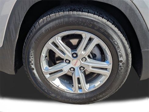 Used 2024 GMC Terrain SLE image 11