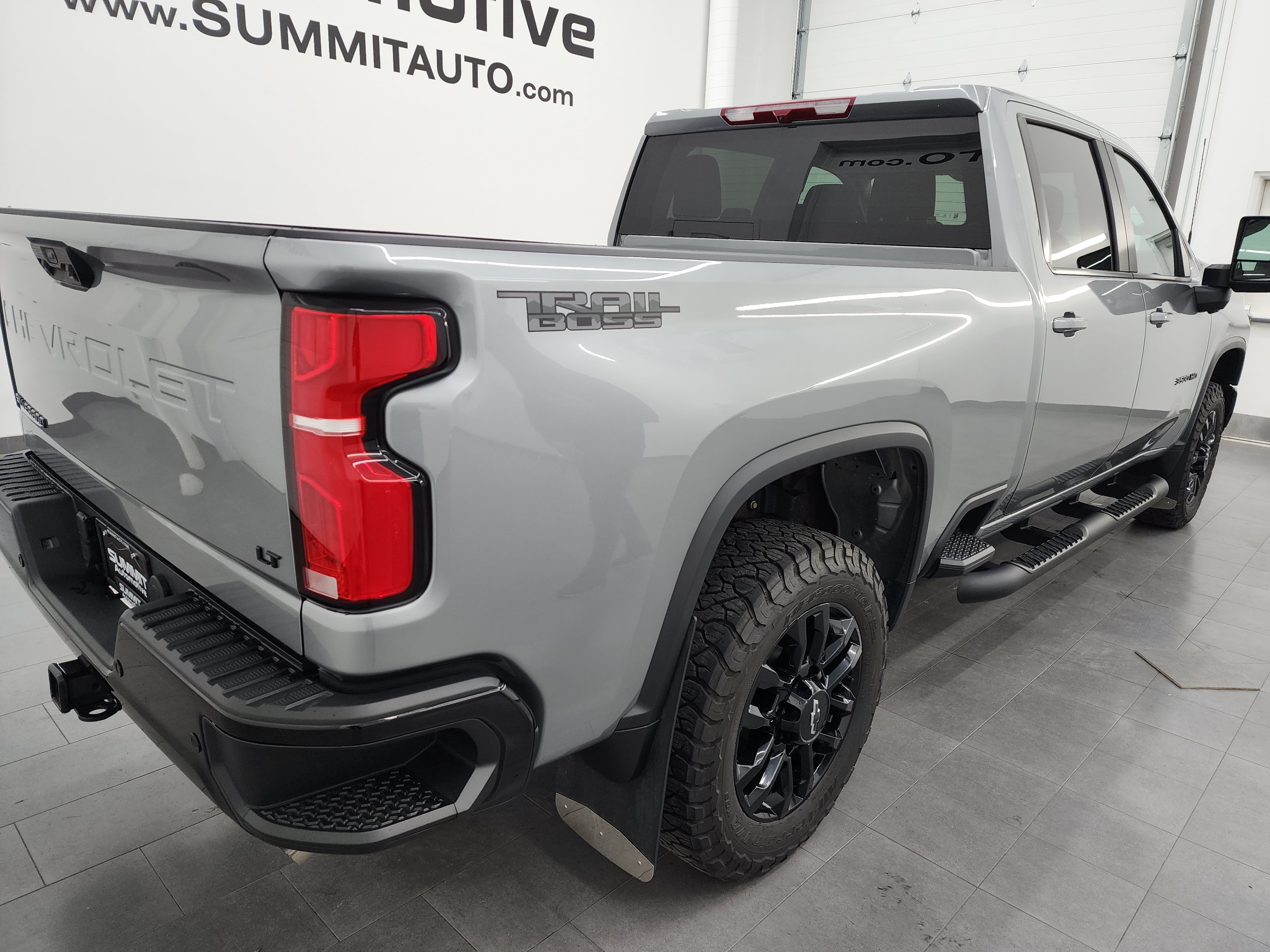 Used 2025 Chevrolet Silverado 3500 LT w/ Trail Boss Package AWD/4WD image 4