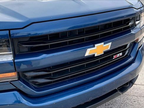 Used 2018 Chevrolet Silverado 1500 LT w/ Texas Edition image 29