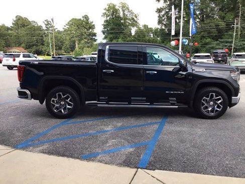 New 2026 GMC Sierra 1500 SLT w/ SLT Convenience Package image 8