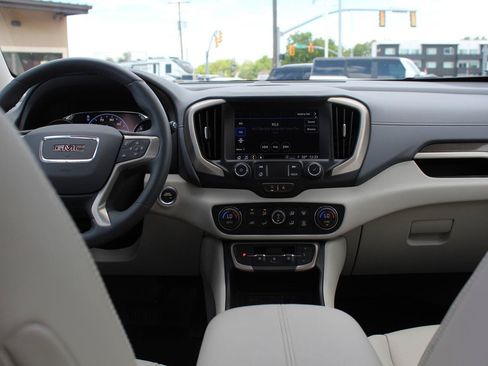 Used 2024 GMC Terrain Denali w/ Denali Premium Package AWD/4WD image 20