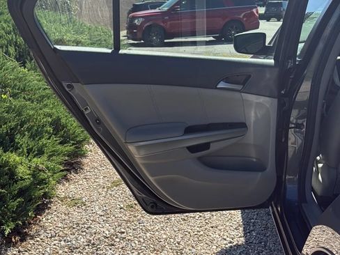 Used 2010 Honda Accord EX-L image 33